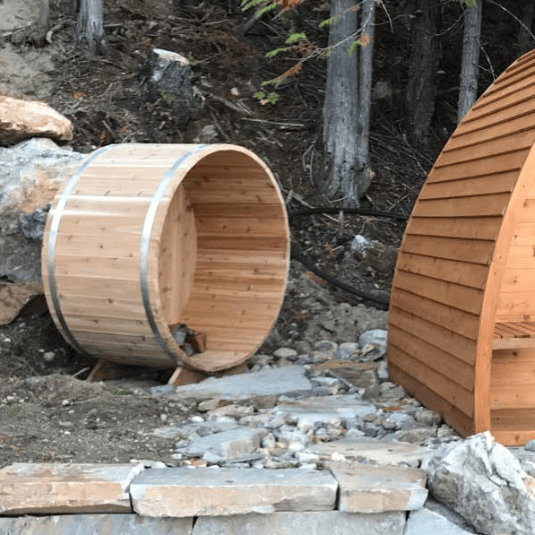 Leisurecraft - 5' Knotty Cedar Firewood Storage